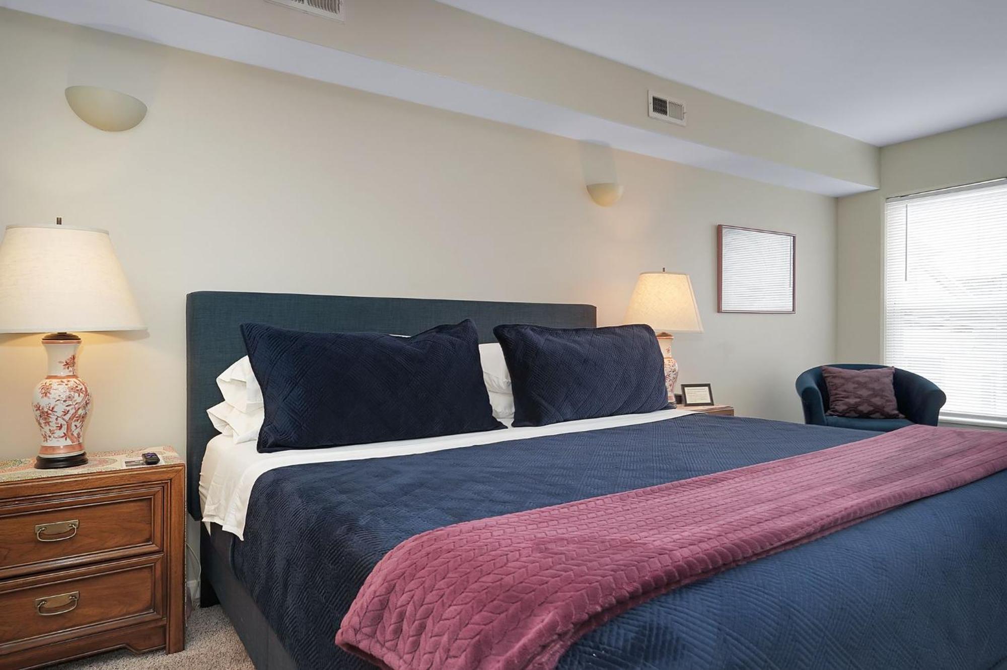 Lux Townhouse, Walk To All, Sleeps 6 Adults Louisville Zewnętrze zdjęcie